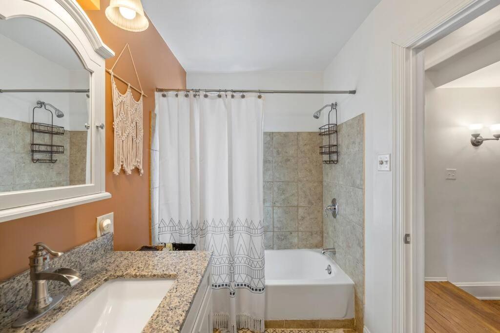 Rare City Home W/ Backyard Fire-Pit & Hottub Lancaster Exterior foto