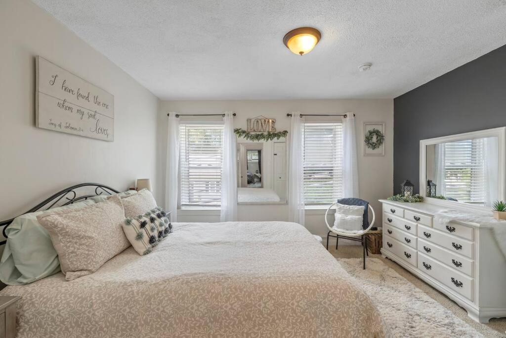 Rare City Home W/ Backyard Fire-Pit & Hottub Lancaster Exterior foto